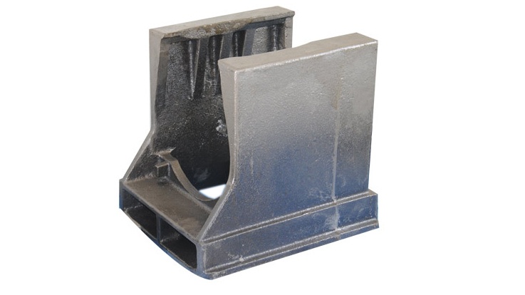 Coupler striker of railway
